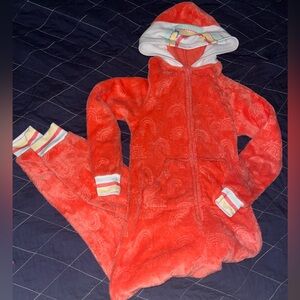 Girls Cat & Jack Pajamas 7/8 Pink Fuzzy Rainbow one Piece